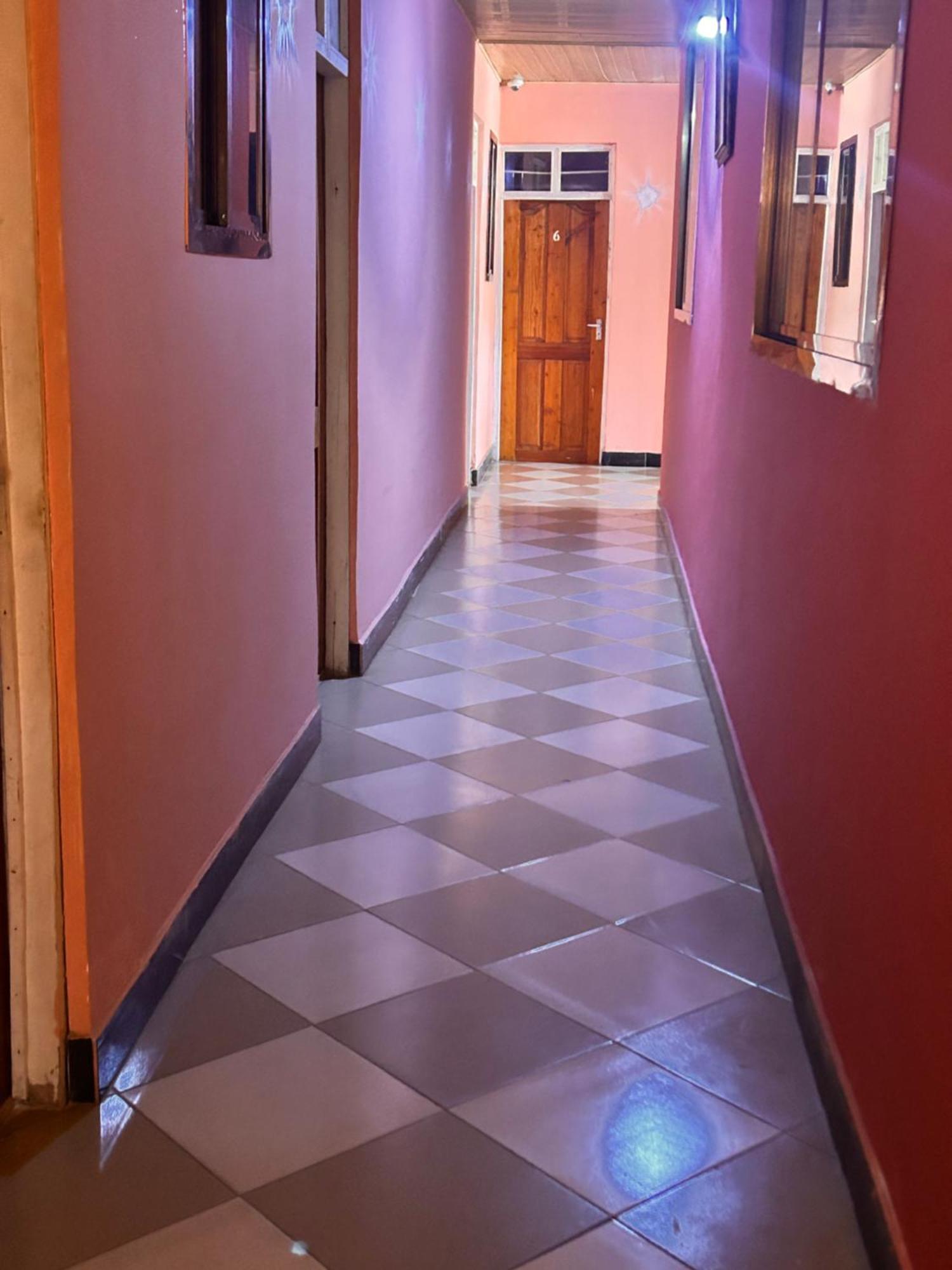 Bed and Breakfast Tanpak Gardens Bnb Дар-эс-Саламе Экстерьер фото