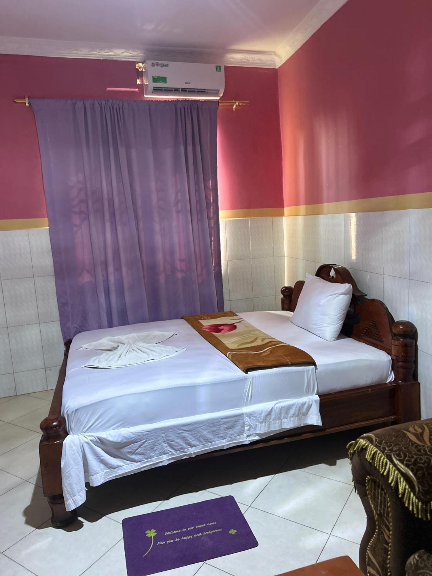 Bed and Breakfast Tanpak Gardens Bnb Дар-эс-Саламе Экстерьер фото