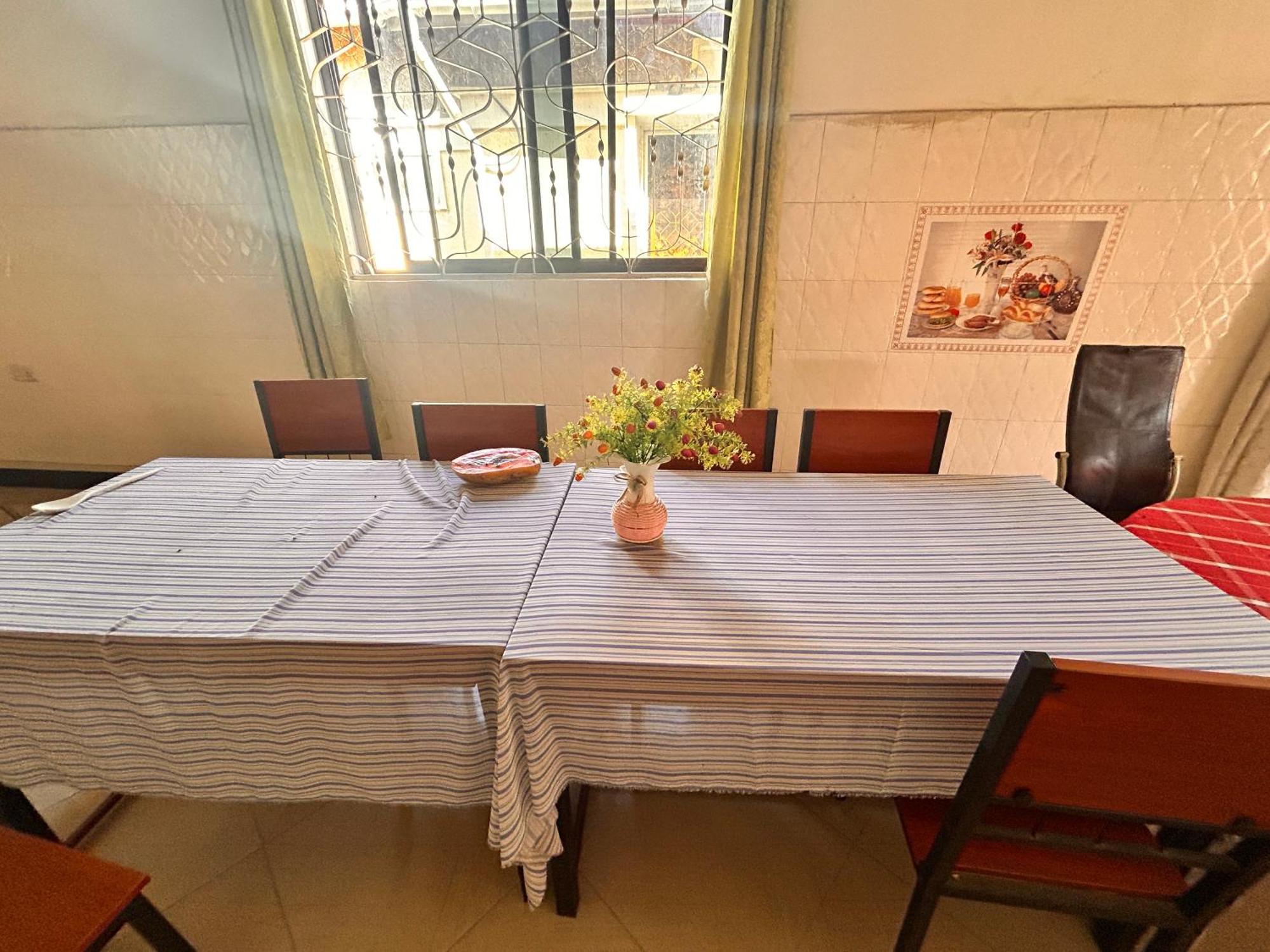 Bed and Breakfast Tanpak Gardens Bnb Дар-эс-Саламе Экстерьер фото